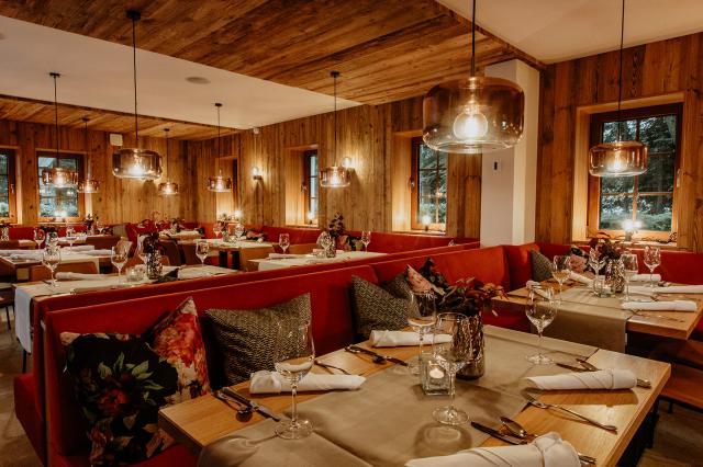 Waldhotel Kreuztanne GmbH