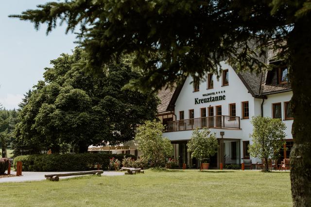 Waldhotel Kreuztanne GmbH