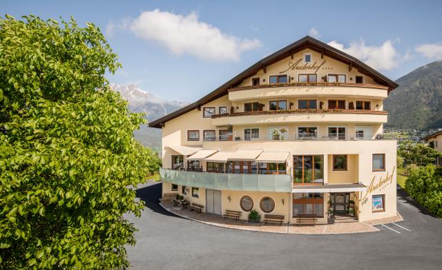 Hotel Arzlerhof
